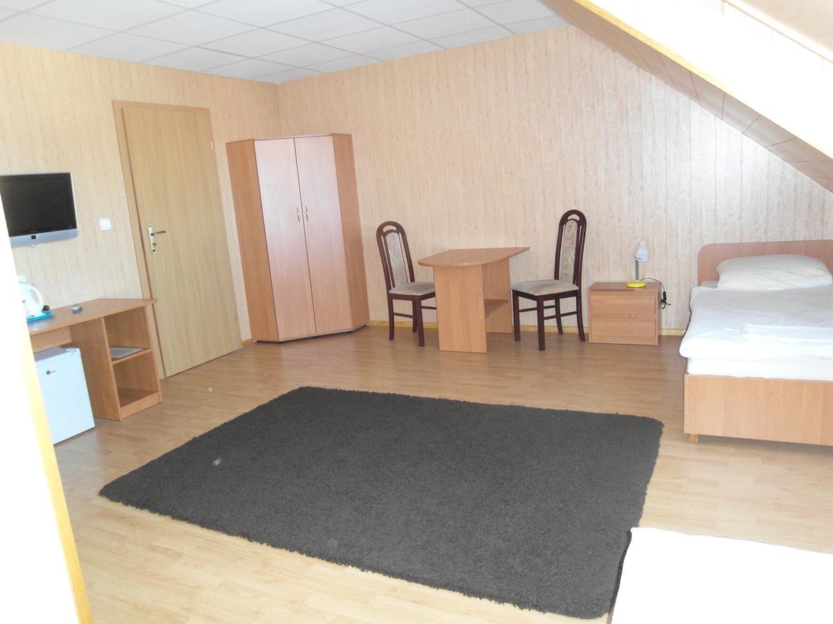 Pomorska Zajazd Restauracja Czaplinek Buitenkant foto